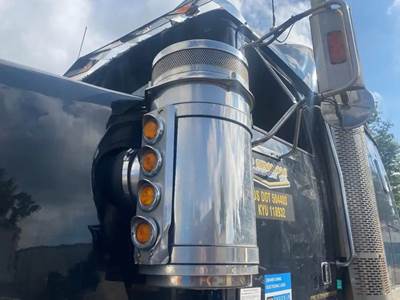 Western Star 4900FA Left Air Cleaner / Air Filter Housing for a 2009 Western Star 4900 FA