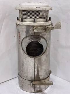 Western Star 4900FA Right Air Cleaner / Air Filter Housing for a 2005 Western Star 4900 FA