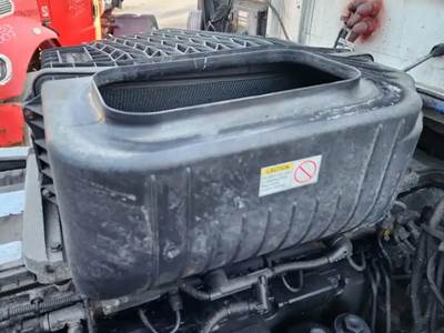 Western Star 5700 Air Cleaner / Air Filter Housing