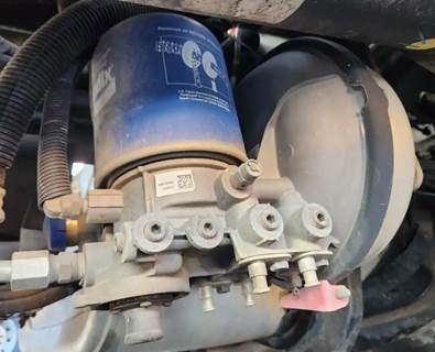 Ford F-750 Air Dryer