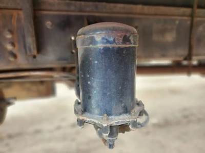 Ford F-800 Air Dryer for a 1997 Ford F800