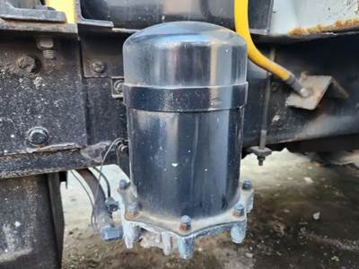 Ford F-800 Air Dryer for a 1997 Ford F800
