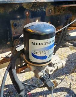 Freightliner 108SD Air Dryer