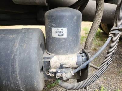 Freightliner Cascadia 113 Air Dryer