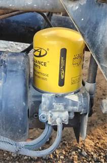 Freightliner Cascadia 113 Air Dryer