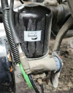 Freightliner Cascadia 113 Air Dryer