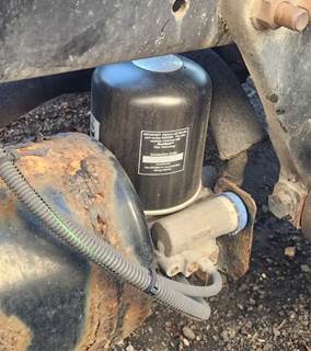 Freightliner Cascadia 113 Air Dryer
