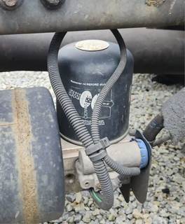 Freightliner Cascadia 113 Air Dryer