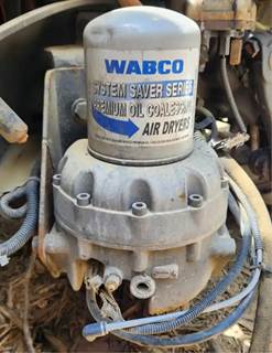 Freightliner Cascadia 113 Air Dryer
