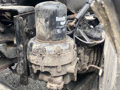 Freightliner Cascadia 125 Air Dryer