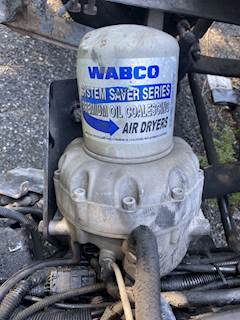 Freightliner Cascadia 125 Air Dryer