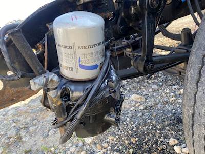 Freightliner Cascadia 125 Air Dryer