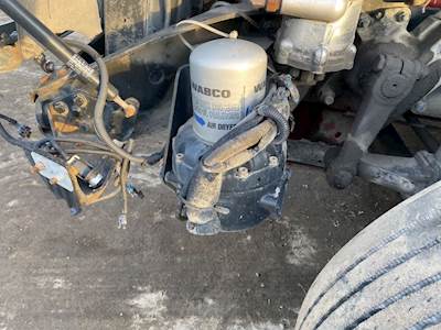 Freightliner Cascadia 125 Air Dryer
