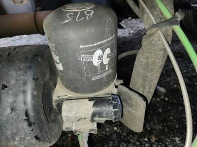 Freightliner Cascadia 125 Air Dryer