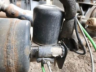 Freightliner Cascadia 125 Air Dryer