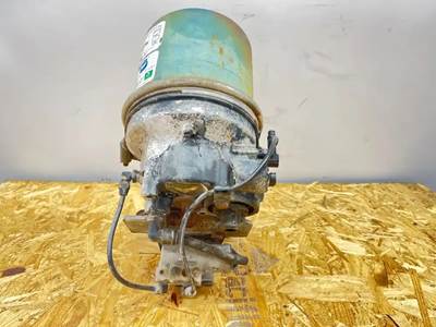 Freightliner Cascadia 125 Air Dryer