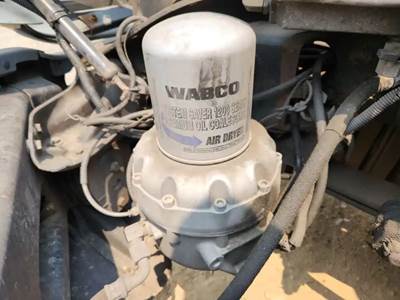 Freightliner Cascadia 125 Air Dryer
