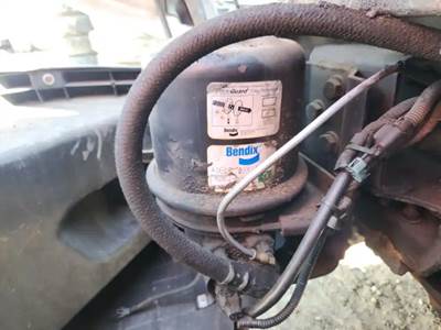 Freightliner Cascadia 125 Air Dryer
