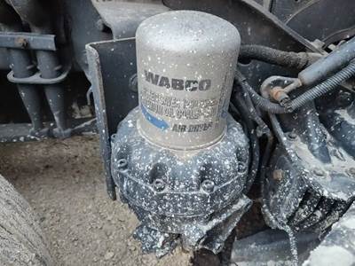 Freightliner Cascadia 125 Air Dryer