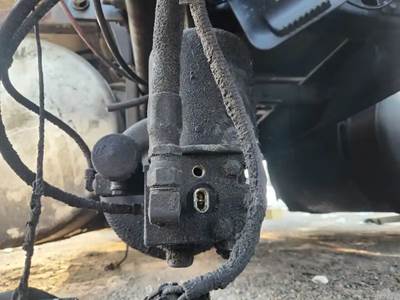 Freightliner Cascadia 125 Air Dryer