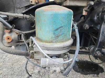 Freightliner Cascadia 125 Air Dryer