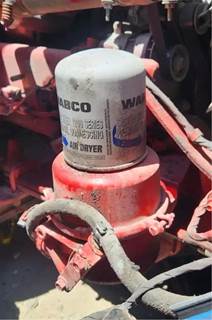 Freightliner Cascadia 126 Air Dryer