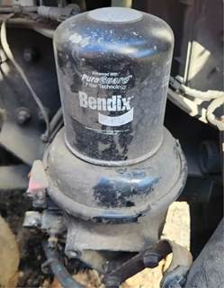 Freightliner Cascadia 126 Air Dryer