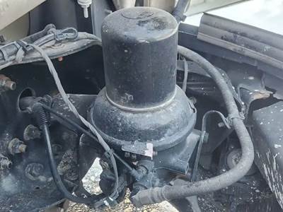 Freightliner Cascadia 126 Air Dryer