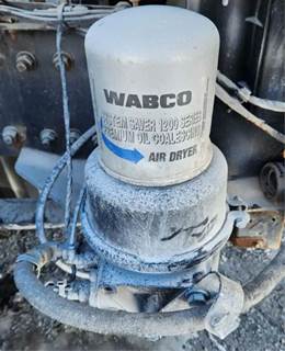 Freightliner Cascadia 126 Air Dryer