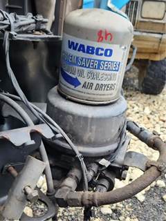 Freightliner Cascadia 126 Air Dryer
