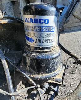 Freightliner Cascadia 126 Air Dryer
