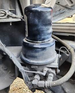 Freightliner Cascadia 126 Air Dryer