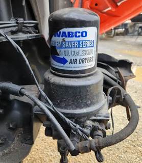 Freightliner Cascadia 126 Air Dryer