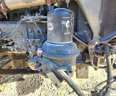 Freightliner Cascadia 126 Air Dryer