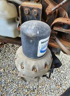 Freightliner M2 106 Air Dryer