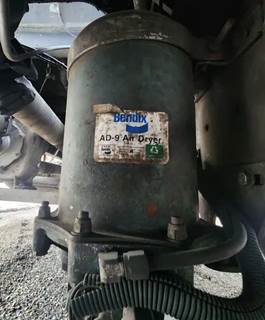 International 4900 Air Dryer
