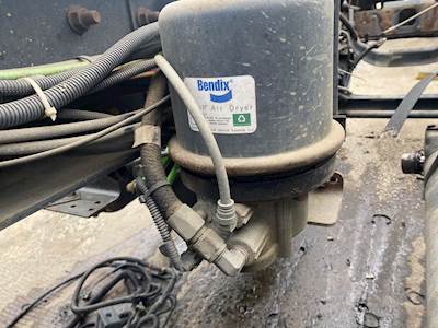 International 7300 Air Dryer