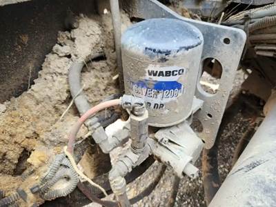 International HX620 Air Dryer