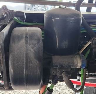 International LT625 Air Dryer