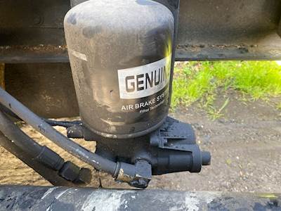 Mack CH613 Air Dryer