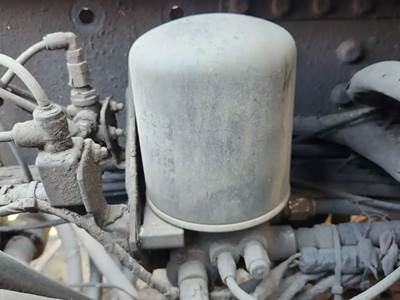 Mack Granite GU713 Air Dryer for a 2012 Mack GU713