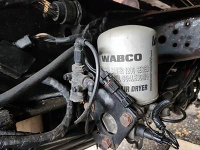 Mack Pinnacle CXU613 Air Dryer for a 2016 Mack CXU613