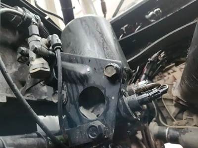 Mack Pinnacle CXU613 Air Dryer for a 2014 Mack CXU613