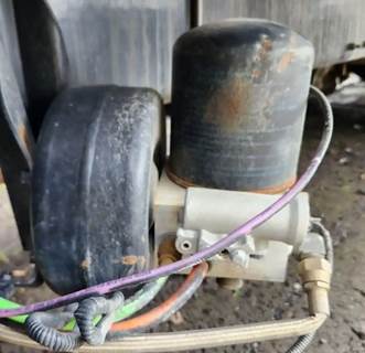 Peterbilt 335 Air Dryer