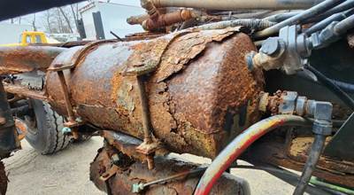 Ford F-800 Air Tank for a 1995 Ford F800