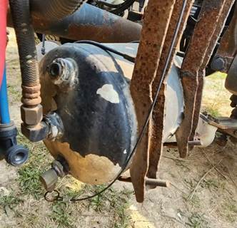 Freightliner Cascadia 113 Air Tank