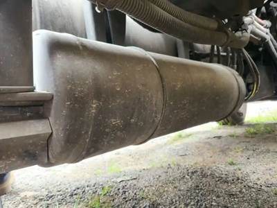 Freightliner Cascadia 113 Air Tank