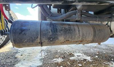 Freightliner Cascadia 113 Air Tank