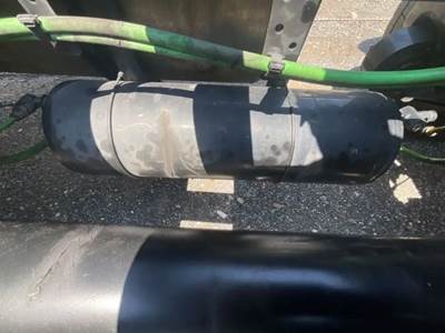 Freightliner Cascadia 116 Air Tank for a 2021 Freightliner Cascadia 116 Day Cab