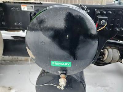 Freightliner Cascadia 116 Air Tank for a 2024 Freightliner Cascadia 116 Day Cab
